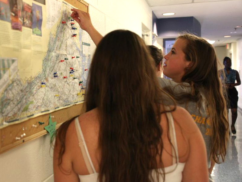 image of Virginia Girls State citizen placing a thumbtack on her hometown